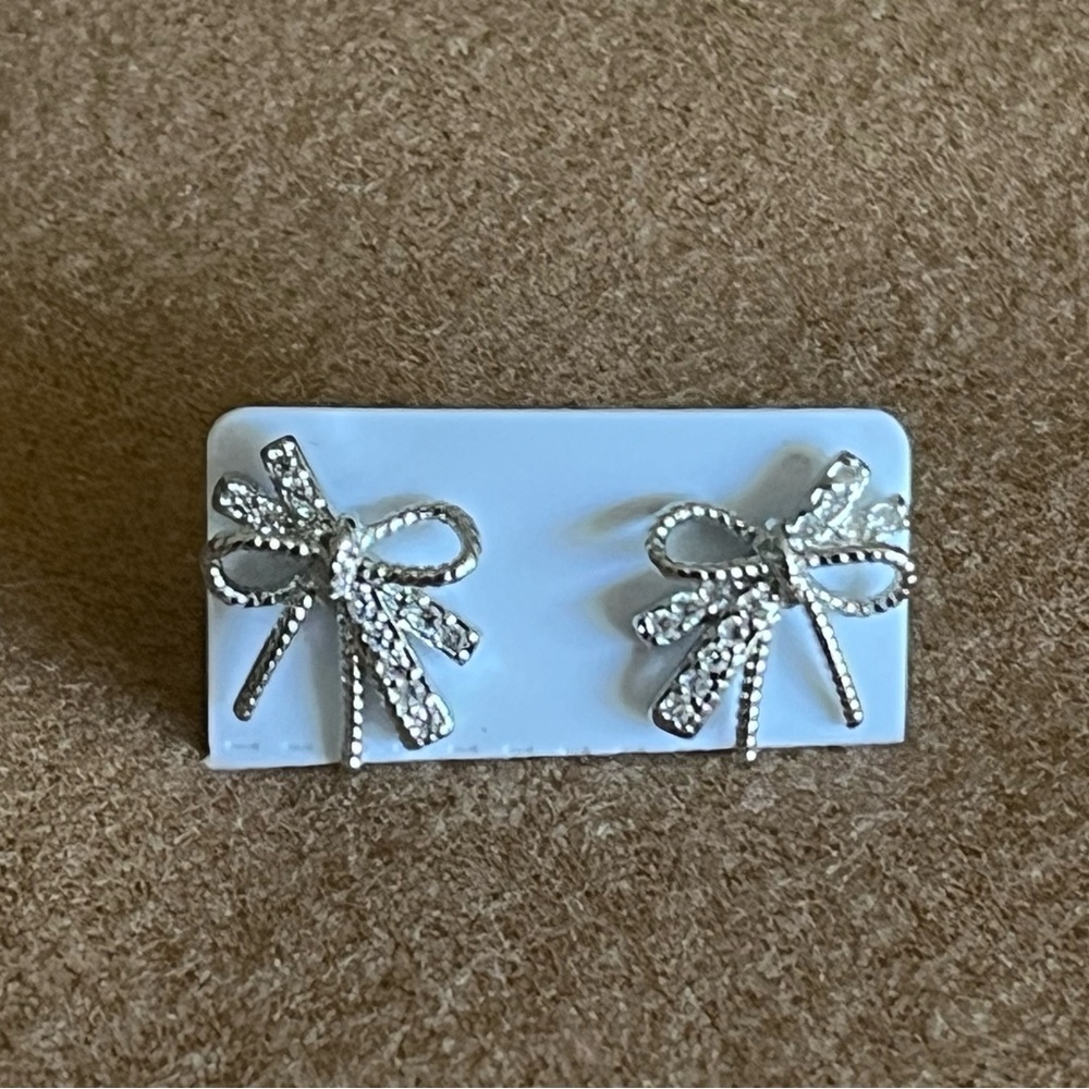 Pretty Bird White Gold Plated Bow Stud Earrings NEW!
